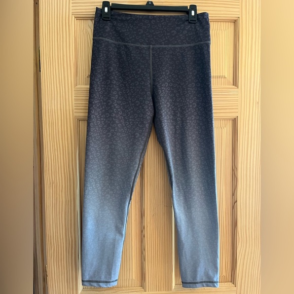 Zyia Active Black and Gray Leopard Ombré Leggings Size 12 - Picture 1 of 11